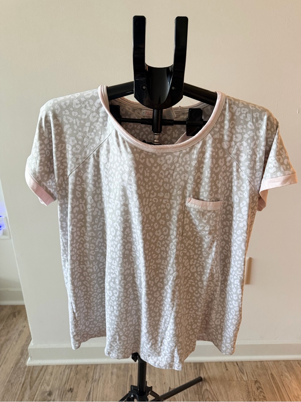 Cozy Short Sleeve Leopard-Print Pajama set with shtots
